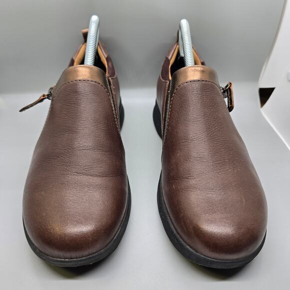 Clarks‎ Unstructured Un Adorn Zip Sneaker-Brown-Women's 8M - Picture 2 of 7